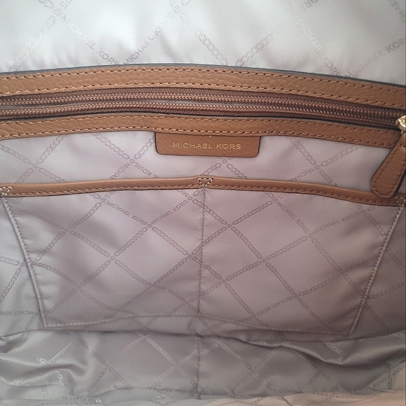 Michael Kors Lydia Large Hobo Women's Bag Brown NWOT - Picture 9 of 10